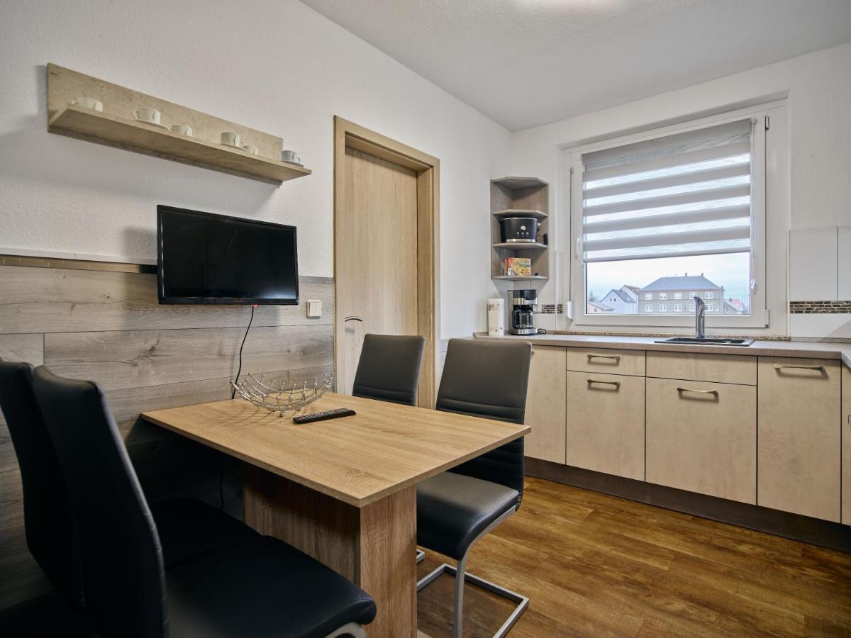 Gaeste- Und Ferienwohnung In Der Sportstadt 里萨 外观 照片