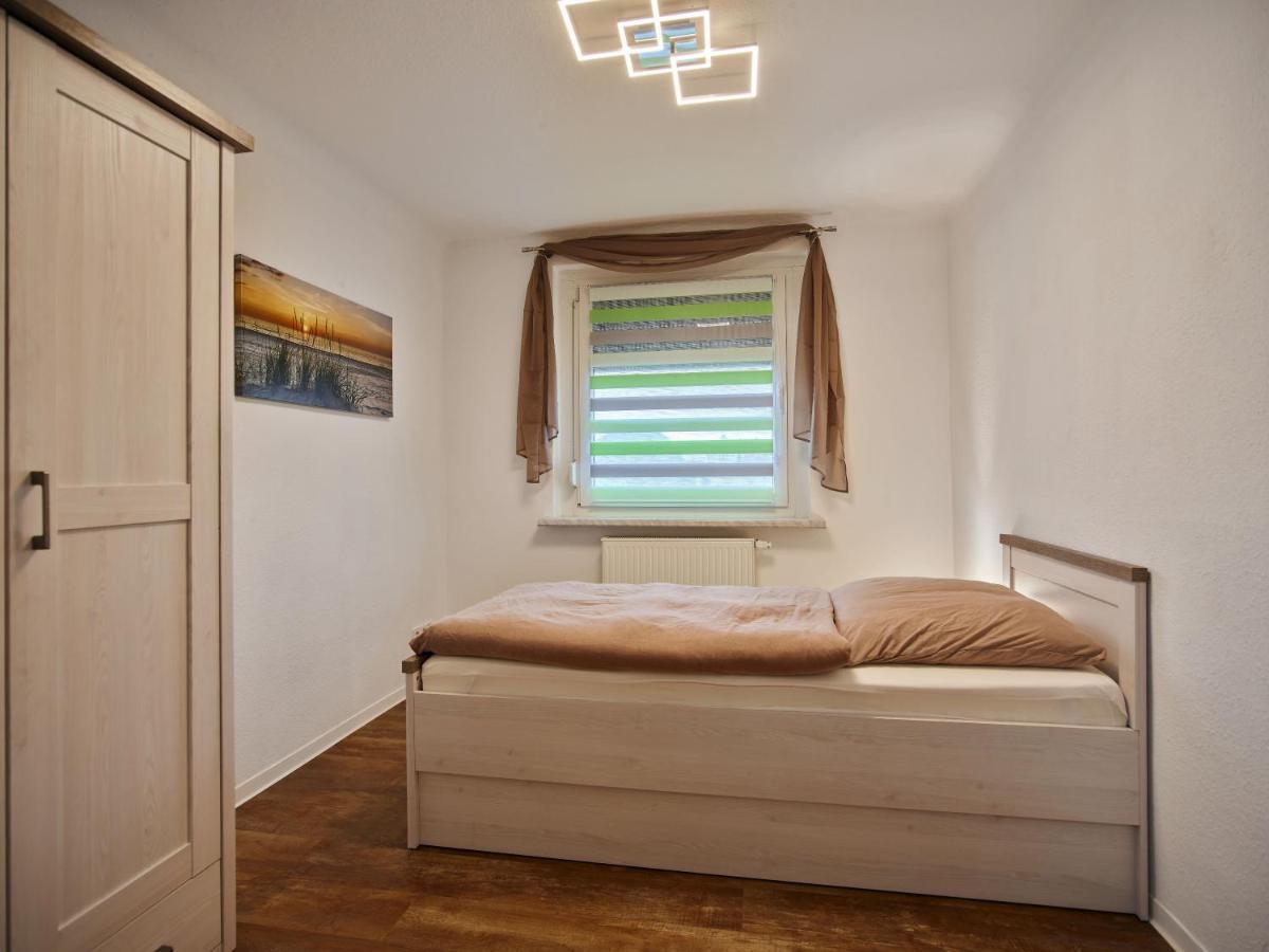 Gaeste- Und Ferienwohnung In Der Sportstadt 里萨 外观 照片