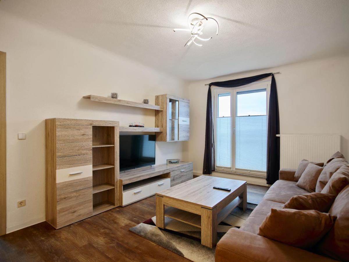Gaeste- Und Ferienwohnung In Der Sportstadt 里萨 外观 照片