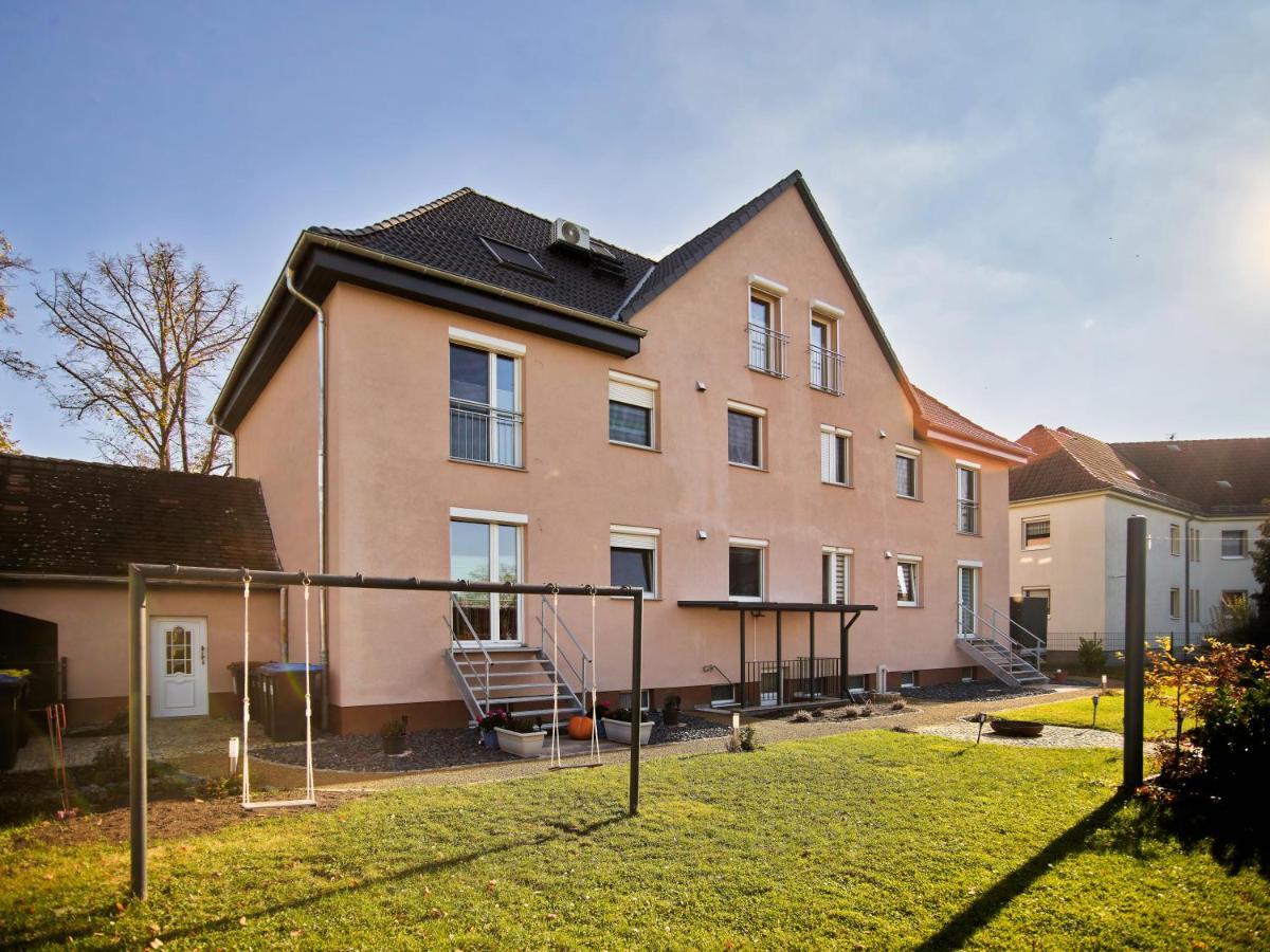 Gaeste- Und Ferienwohnung In Der Sportstadt 里萨 外观 照片