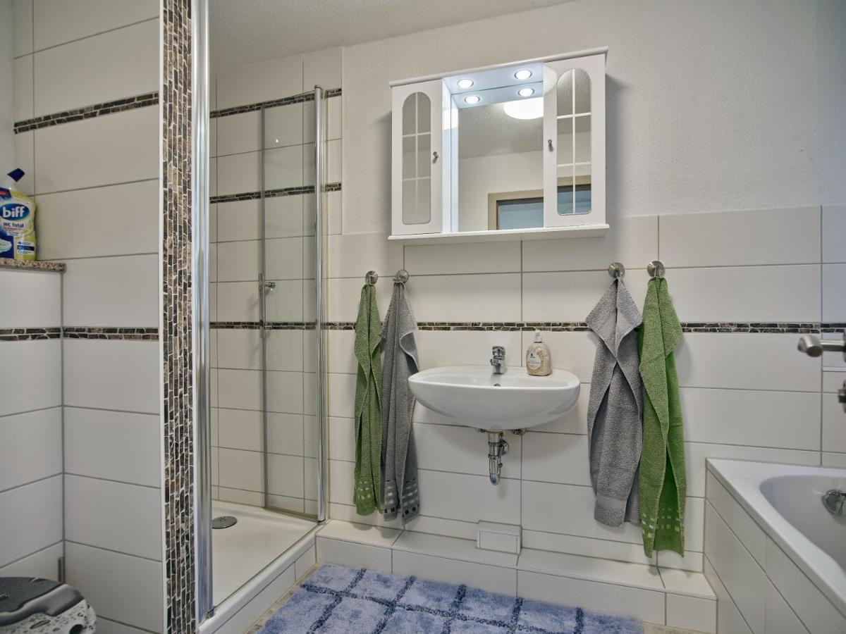 Gaeste- Und Ferienwohnung In Der Sportstadt 里萨 外观 照片
